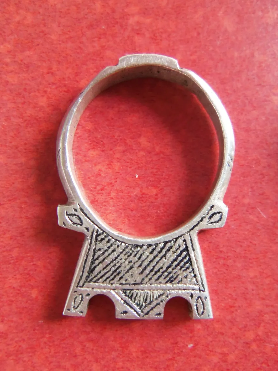 Lot de 2 bijoux Touareg (à porter en bague ou en pendentif)